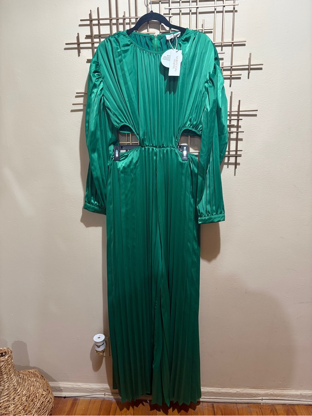 Boohoo Occasion Emerald Pleated Satin Cutout Jumpsuit - Picture 3 of 7